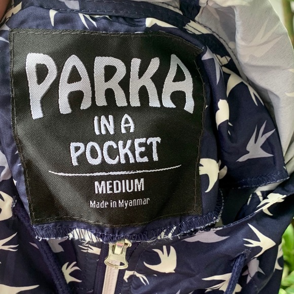 MAKE OFFER ☔️☔️Parka in a Pocket☔️rain jacket☔️☔️ - Picture 5 of 6